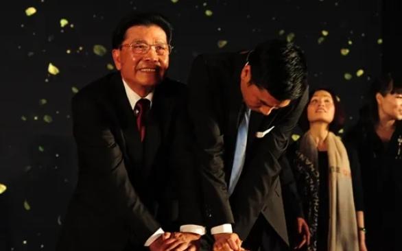 广东何享健豪宅,何享健家族财产