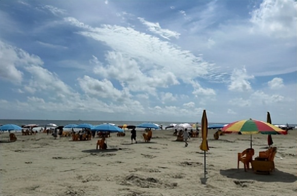 北海侨港海滩被鱼咬伤,北海侨港浴场游客被不明生物咬伤