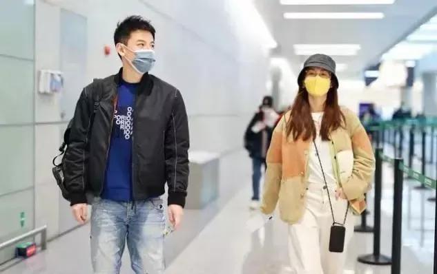 钱泳辰和吕一合体出席活动,吕一钱泳辰情侣装