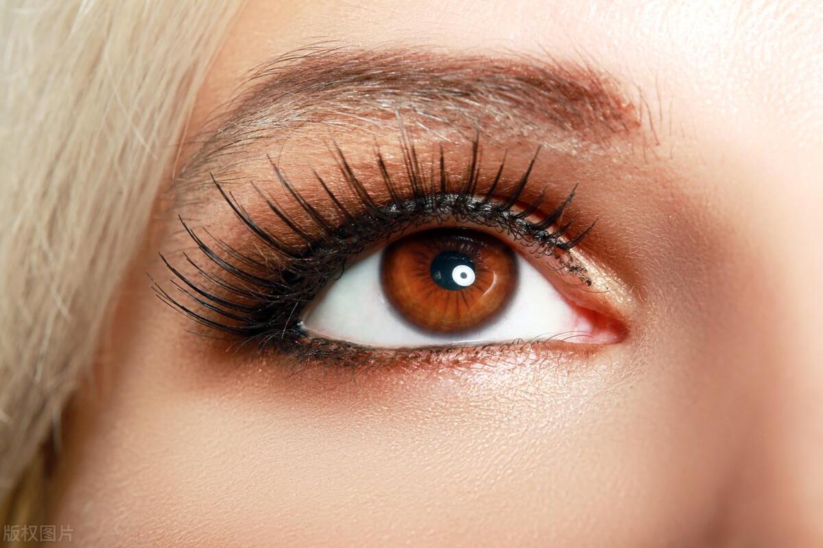 新手一定要学会的眼妆技巧,如何让眼妆不晕妆的方法