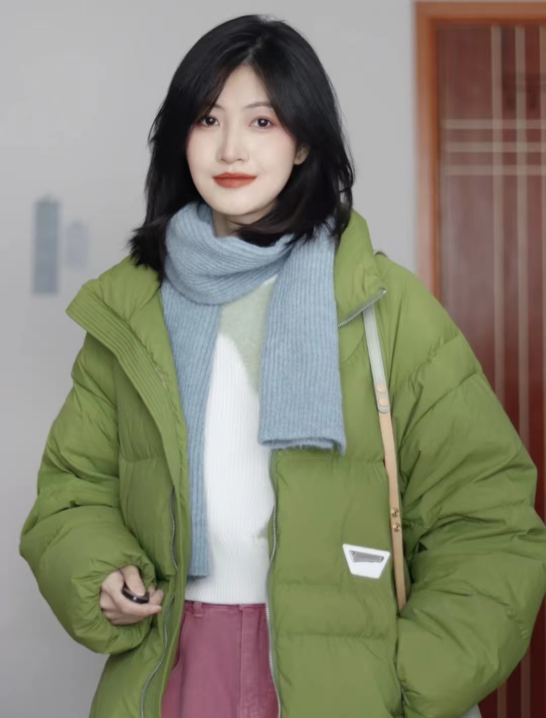 羽绒服搭配什么衣服保暖又好看,羽绒服的穿搭秘籍有哪些