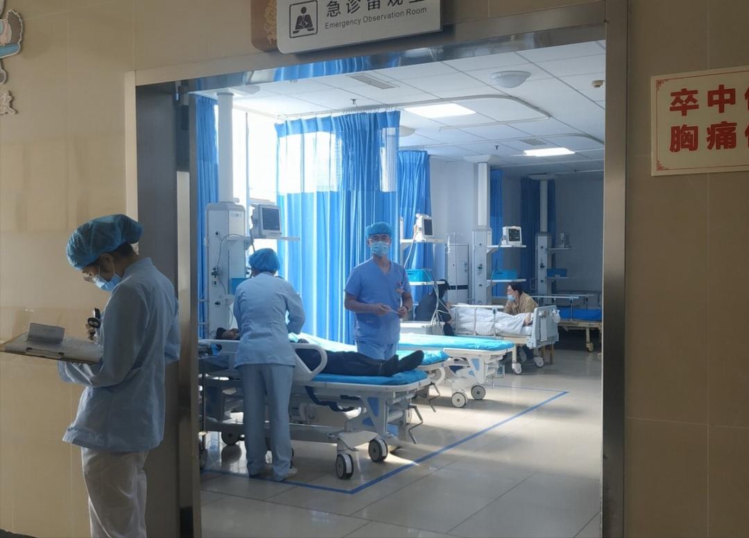 女生急性胃肠炎发生的腹痛,女人得急性肠胃炎送医院