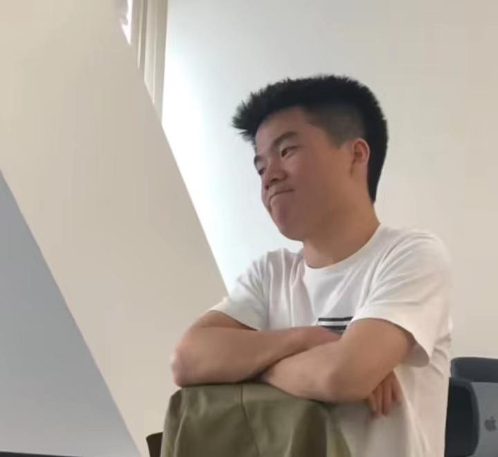 董宇辉谈足球,董宇辉说足球队