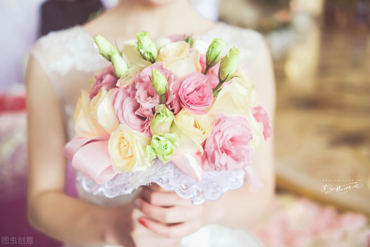 男朋友家里有钱我感觉自卑怎么办,男朋友在我面前感到自卑怎么办