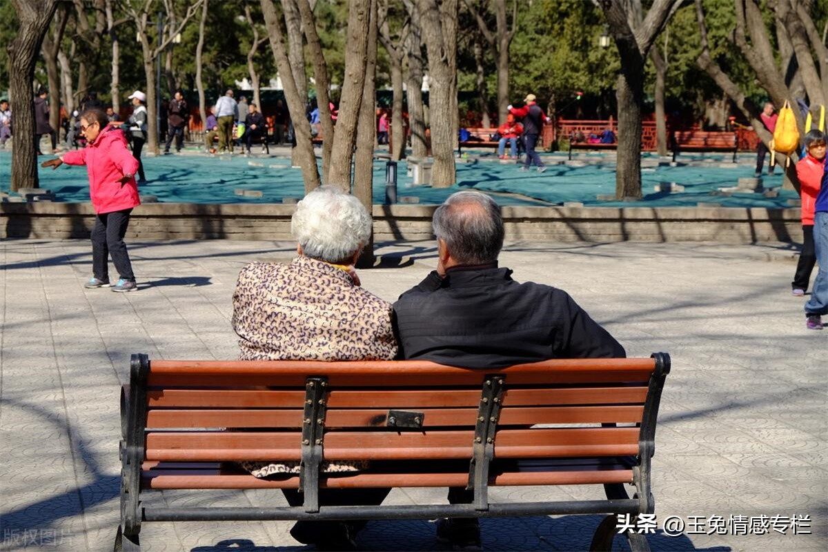 74岁过来人：人老了，别把钱捂太紧，适当补贴子女，晚年才有保障