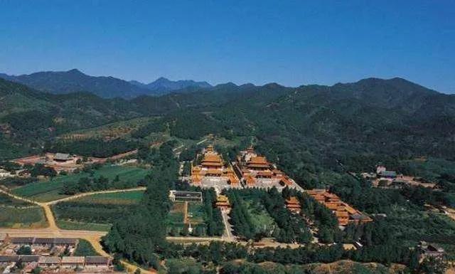 清朝哪个皇帝没有葬在皇陵,清朝皇帝为什么不葬在一个陵墓