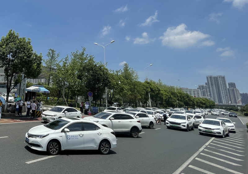 网约车为什么不能去机场,没有网约车驾驶员证接单受影响