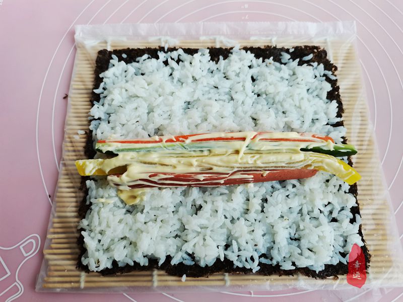 自制寿司的做法和材料有哪些,如何制作寿司不用任何工具