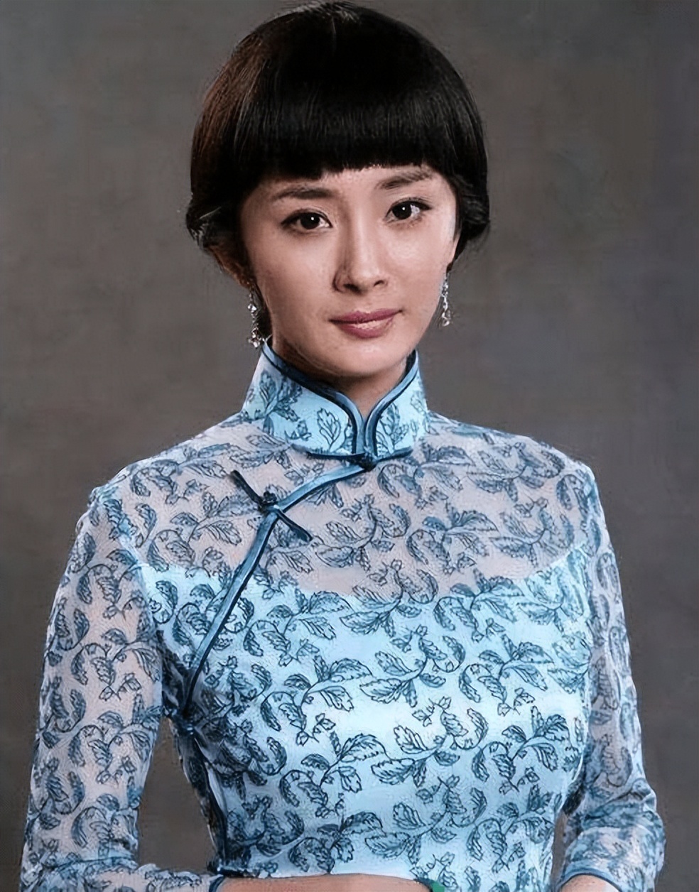 “十位”穿旗袍的女星，她们集温柔、妩媚、性感、撩人于一身！