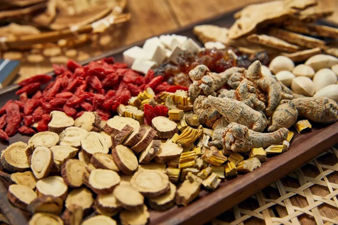 癌症晚期身体发热预示着什么,癌症手术四年后发热是什么症状