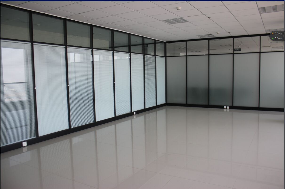 玻璃隔断墙装修效果图办公室,中端玻璃隔断墙比较实惠