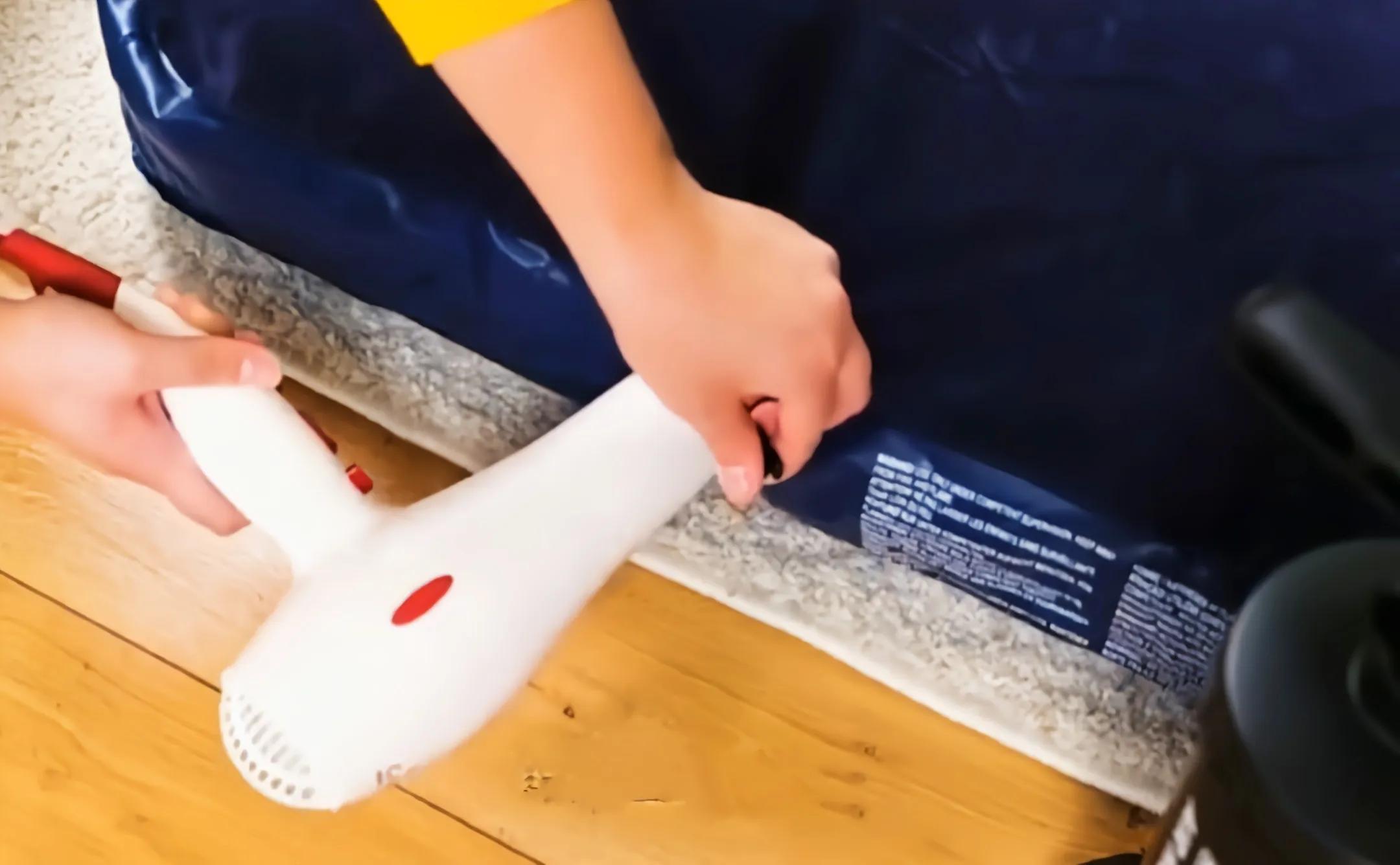 生活小妙招口香糖粘到头发,头发粘了口香糖如何弄下来小妙招