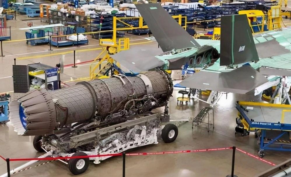 美国最新军用发动机f135推重比,为什么说f135不是第四代发动机