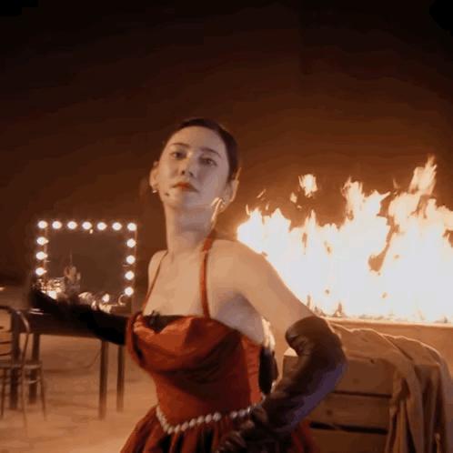 浪姐秋瓷炫跳舞,唱跳双废