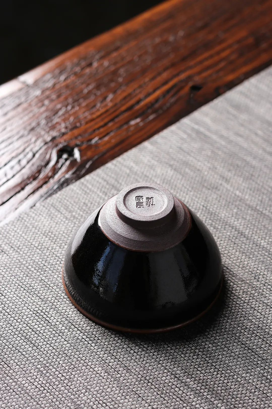 乌金丨兼蓄万物，“墨”而不语