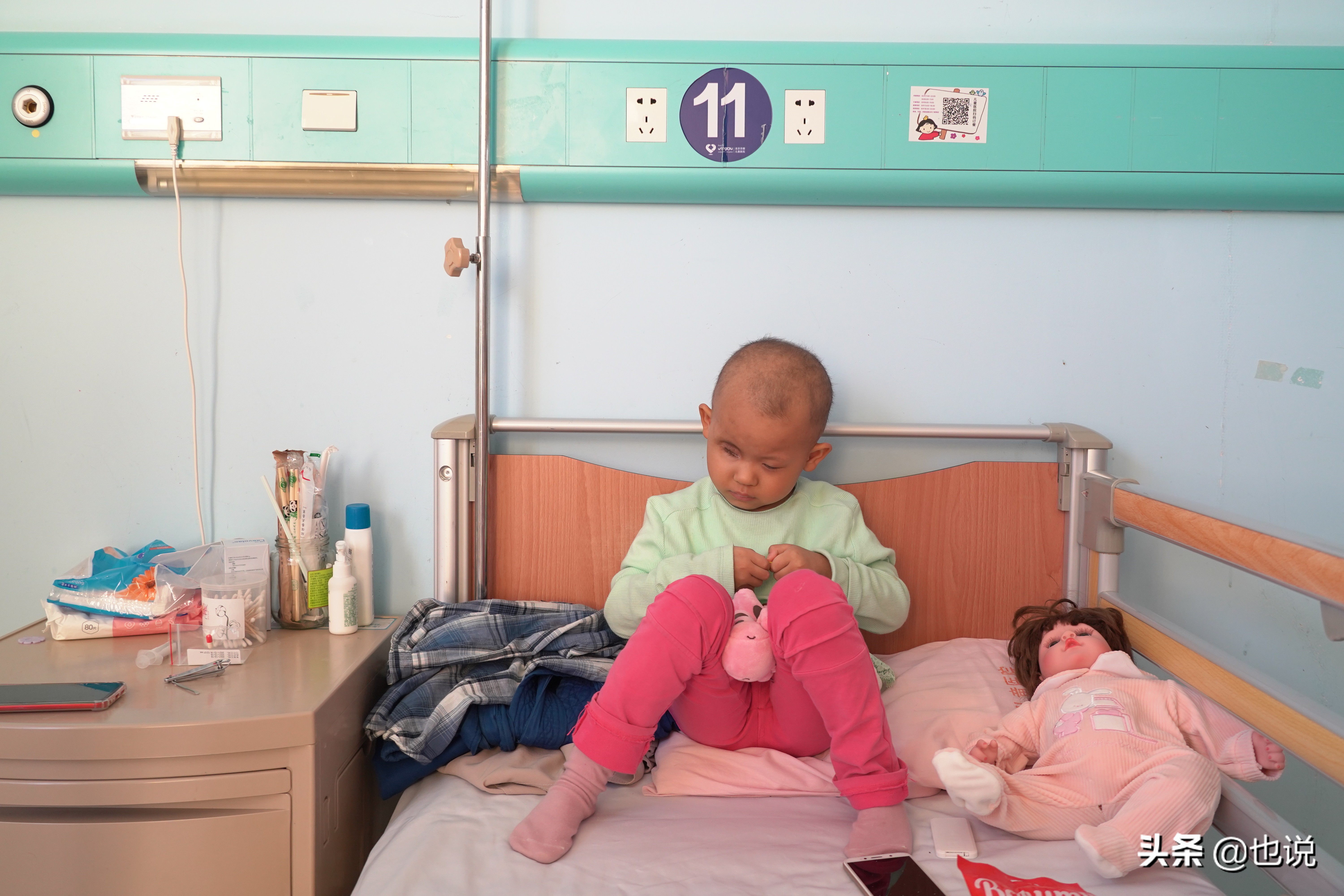 5岁女孩眼癌左眼摘除又遇血癌,五岁女童眼睛摘除又得血癌