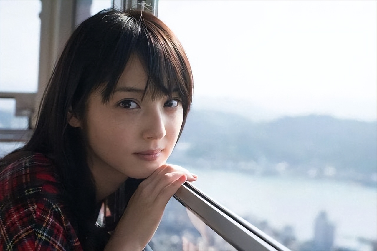 足球球星的明星妻子,足球球星娶明星