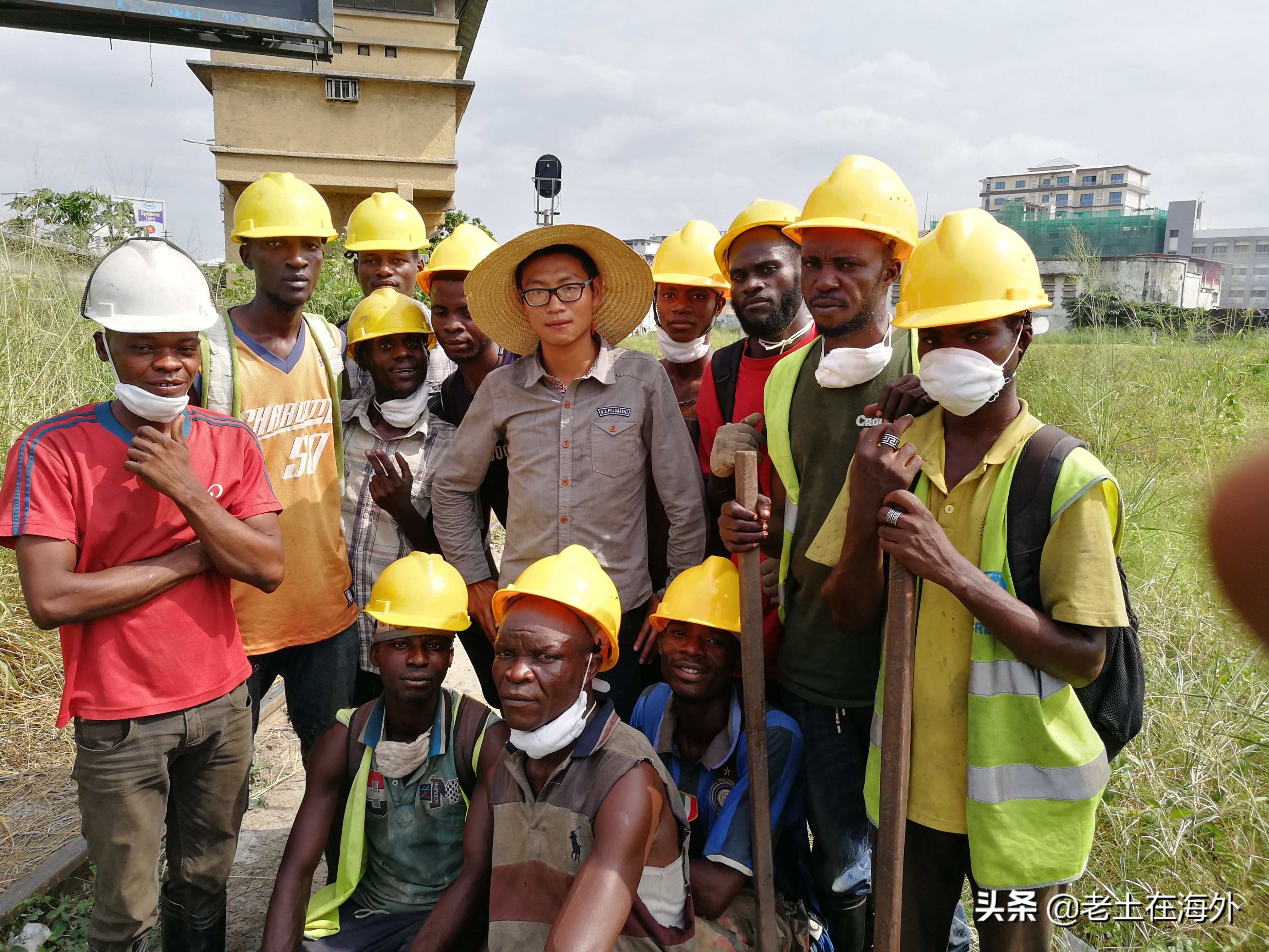 乌干达中国人一个月工资多少,华人在丹麦打工一年挣多少钱