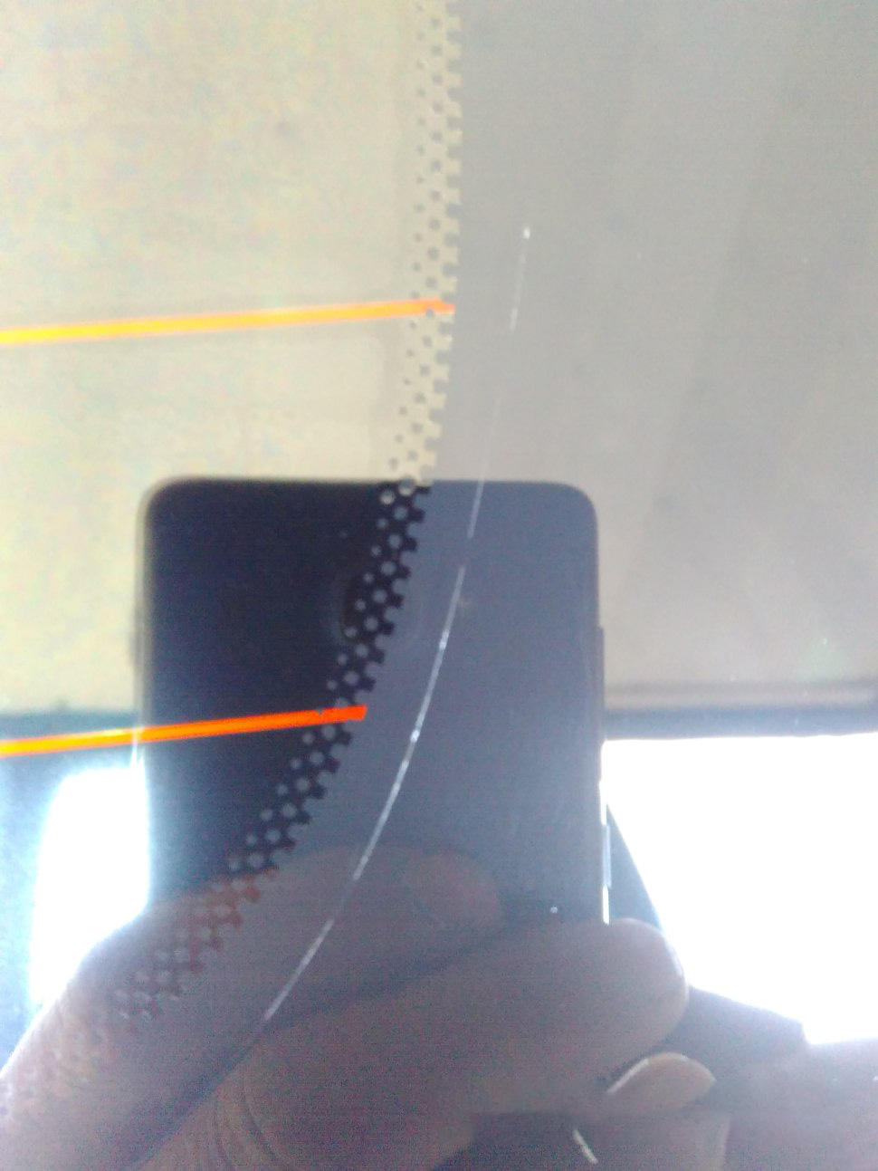 4s店贴玻璃膜会刮伤玻璃吗,4s店贴膜弄碎了玻璃