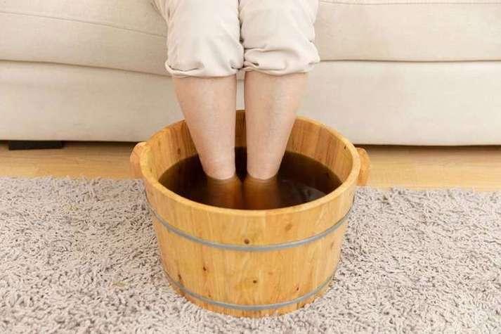 艾叶泡脚一个月会怎么样,艾叶泡脚有什么作用多久能见效