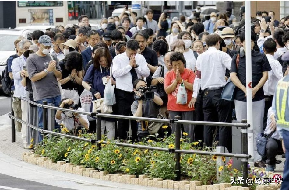 安倍逝世一周年追悼会数名男子“持枪”被捕