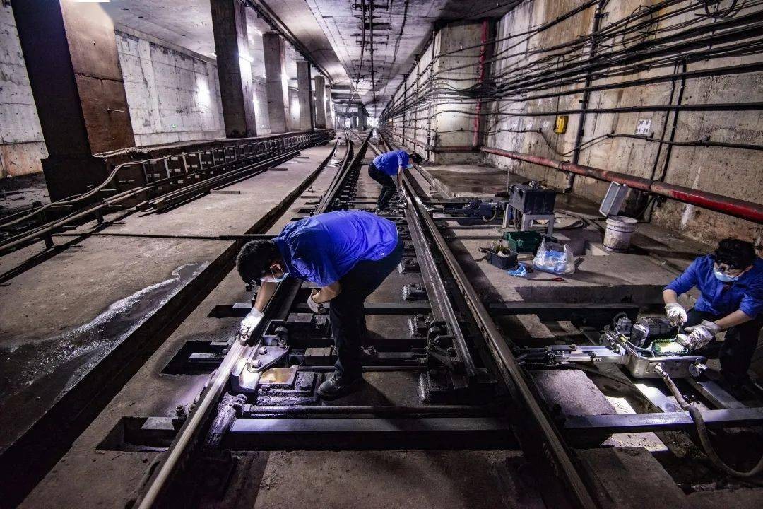 杭州地铁司机综合年薪,地铁调度员合同工年薪多少钱