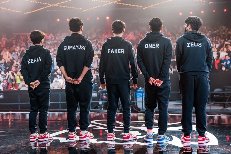 顶峰相见faker,deft麻浦校友