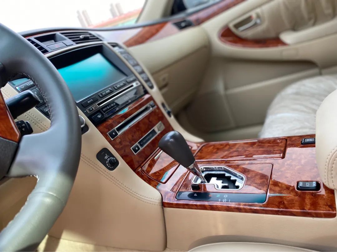 老皇冠全车翻新整备50000元,12代皇冠二手翻新要多少钱