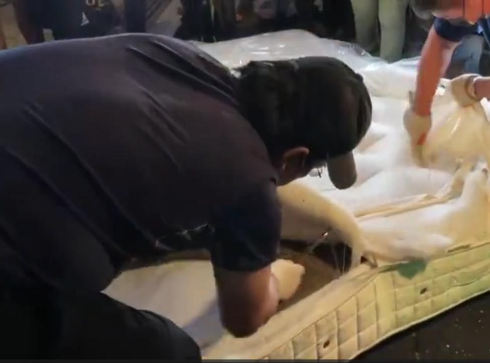 笑喷！汪小菲大S具俊晔都睡过天价床垫惨被烧台媒还狗血直播