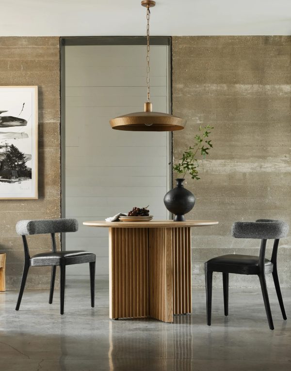 开放式厨房适合的桌子,餐厅厨房一体用什么桌子