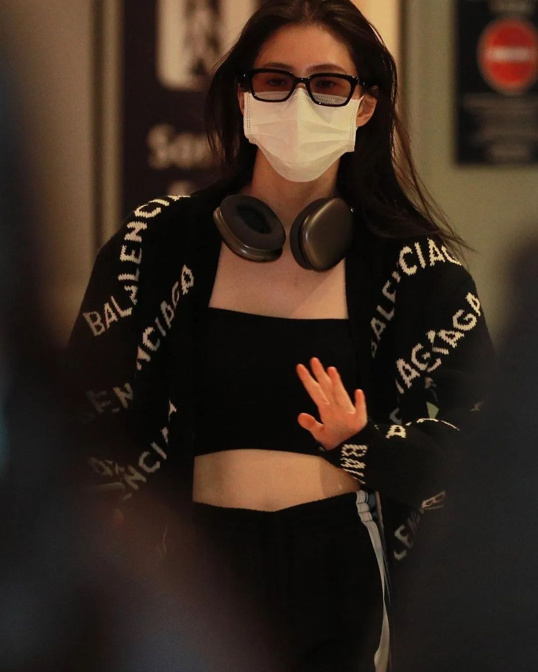 她是挺惨，但也不用这么同情吧？