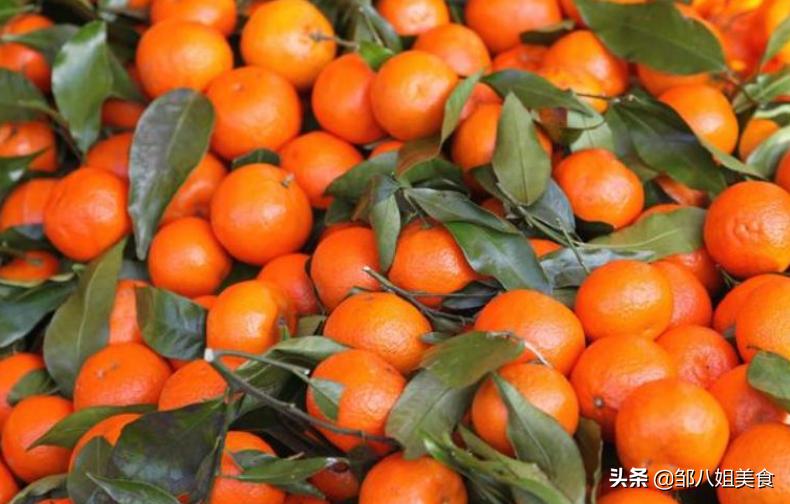 买砂糖橘时选大的还是小的,挑砂糖桔的正确方法