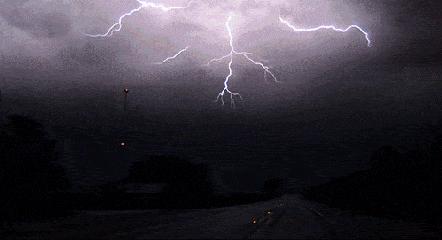 暴雨中最美的背影音乐,暴雨中的最美身影800字