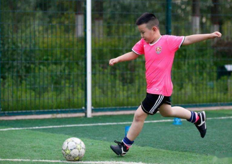 海淀妈妈提议足球纳入高考原视频,足球纳入新高考