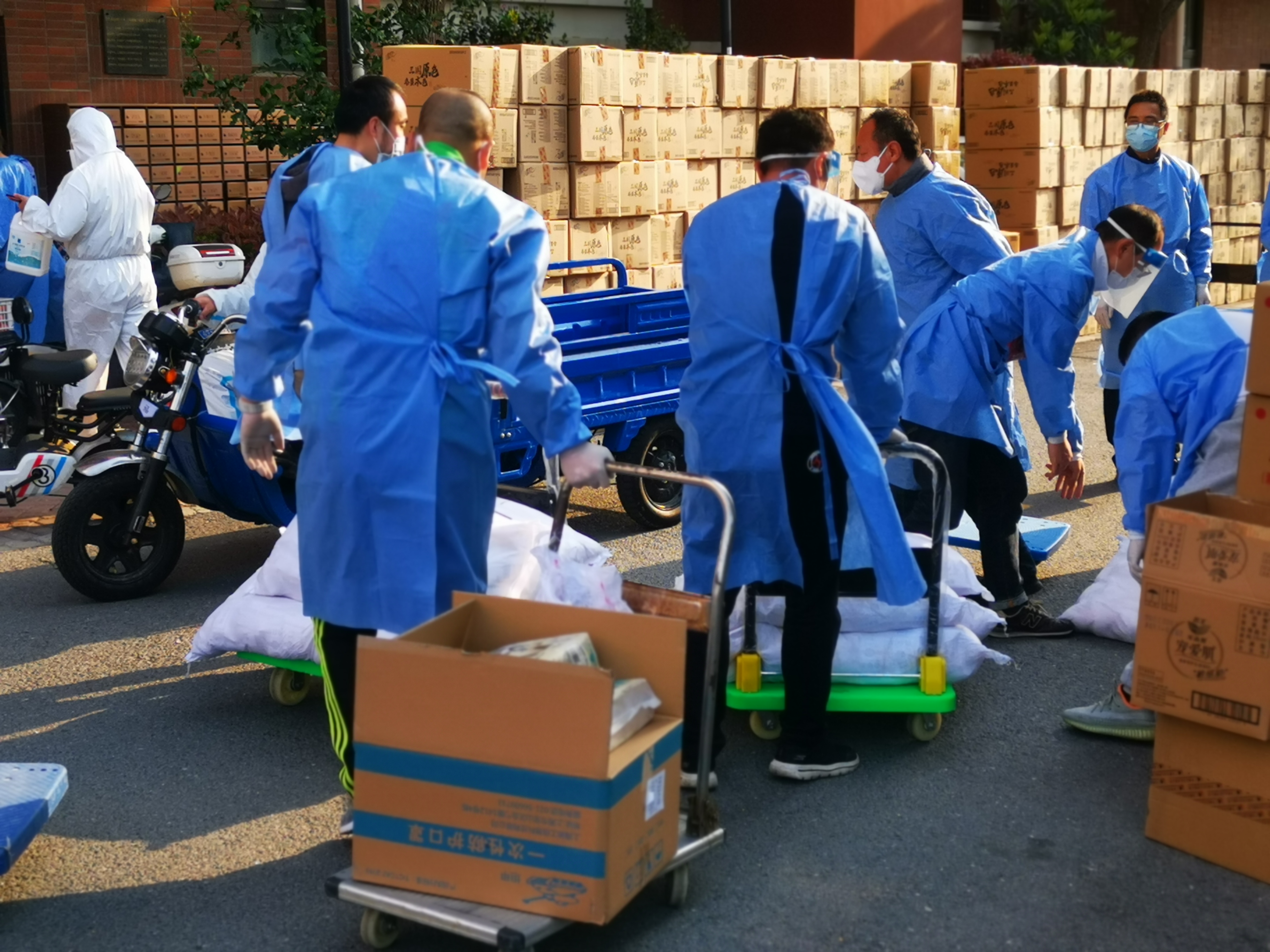 我们一直走在抗疫的路上,小区抗疫情况