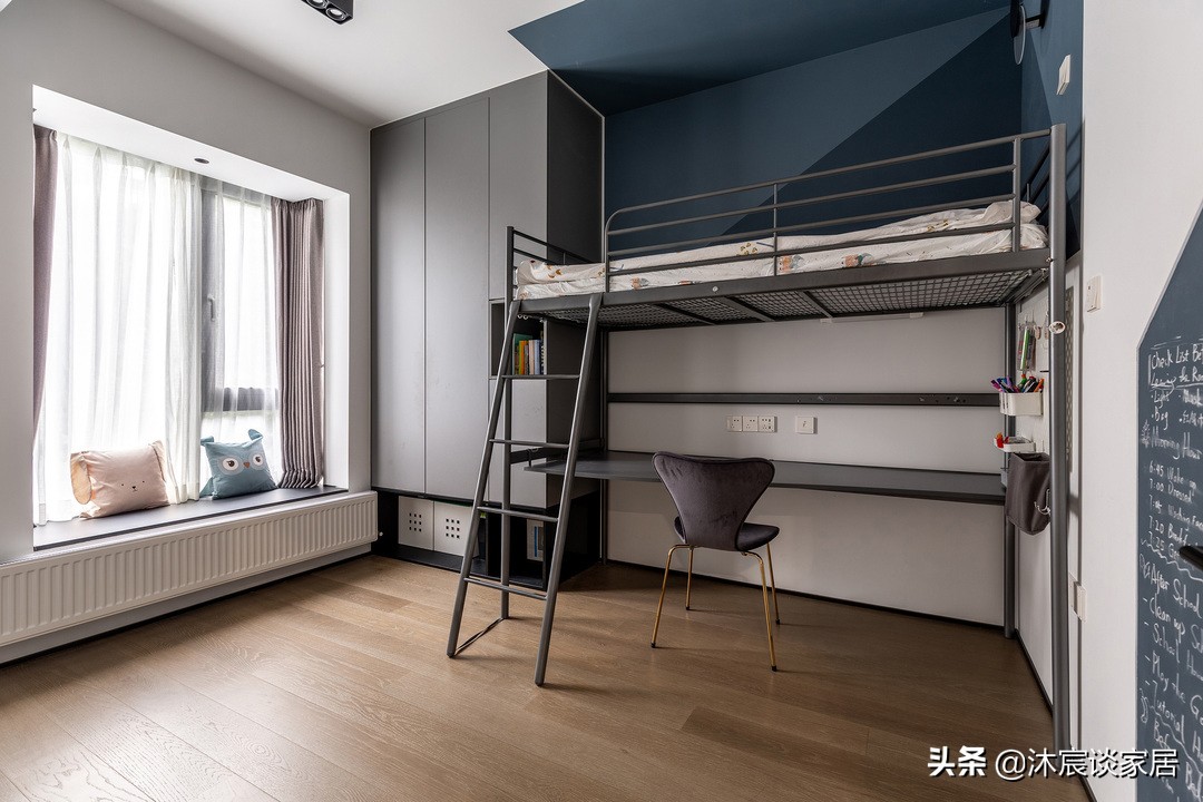 上海一套温馨亲子宅，室内简洁精致，树屋设计很实用，生活好幸福