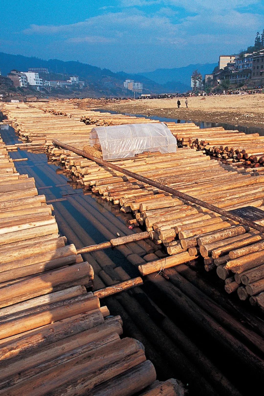 如何看懂中国第一山地省的多彩文化史诗?