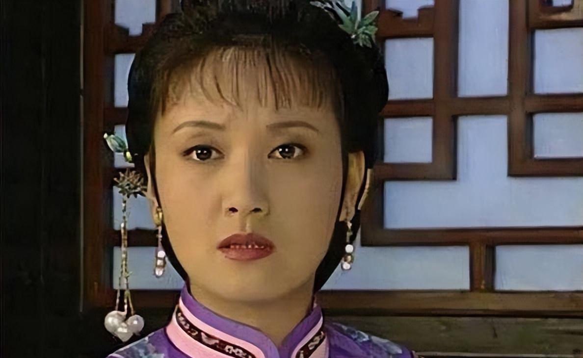 谁都想不到!快到年底了,65岁的邓婕用这样的方式,丢出一对王炸