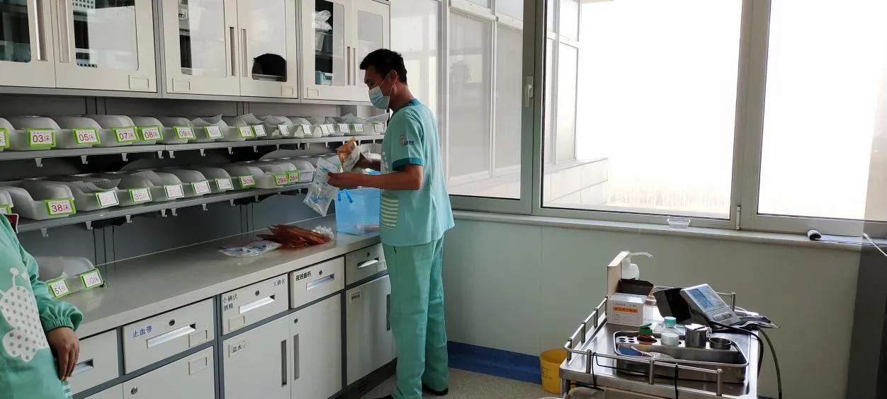 助力“尿袋男孩”的抗白之路