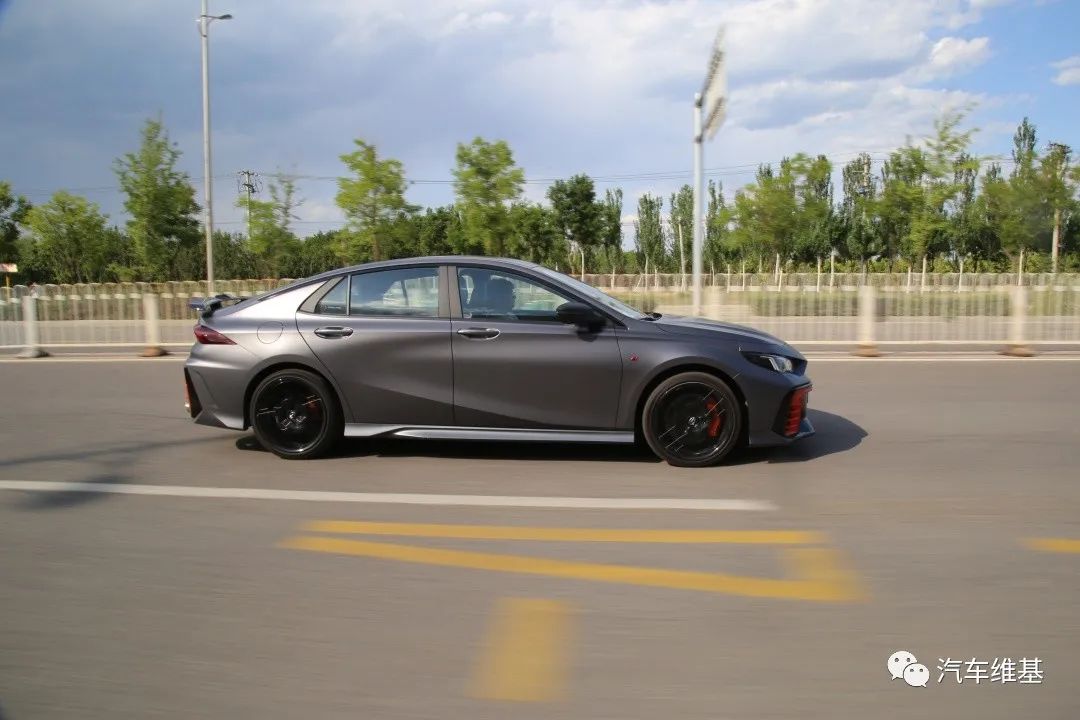 广汽传祺影豹R官方视频,广汽传祺影豹真人视频