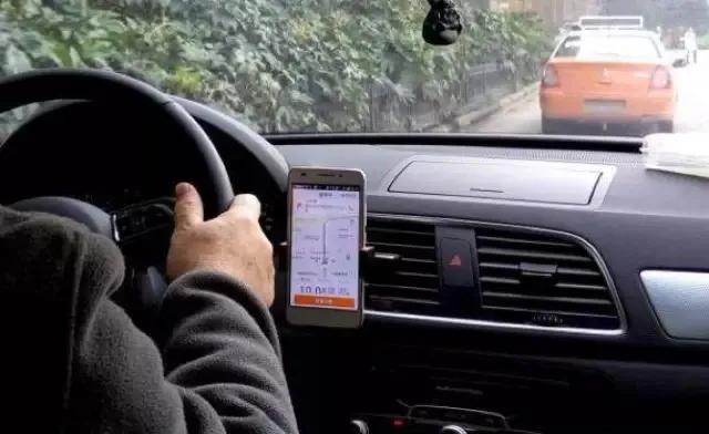 我,40岁被裁员,找不到工作街边摆摊,一年赚了50万