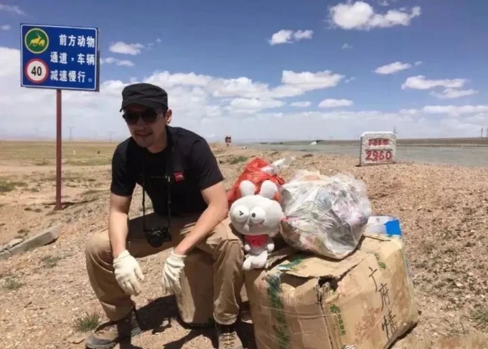 胡歌消失三个月后发的一条微博,40岁的胡歌能有多迷人