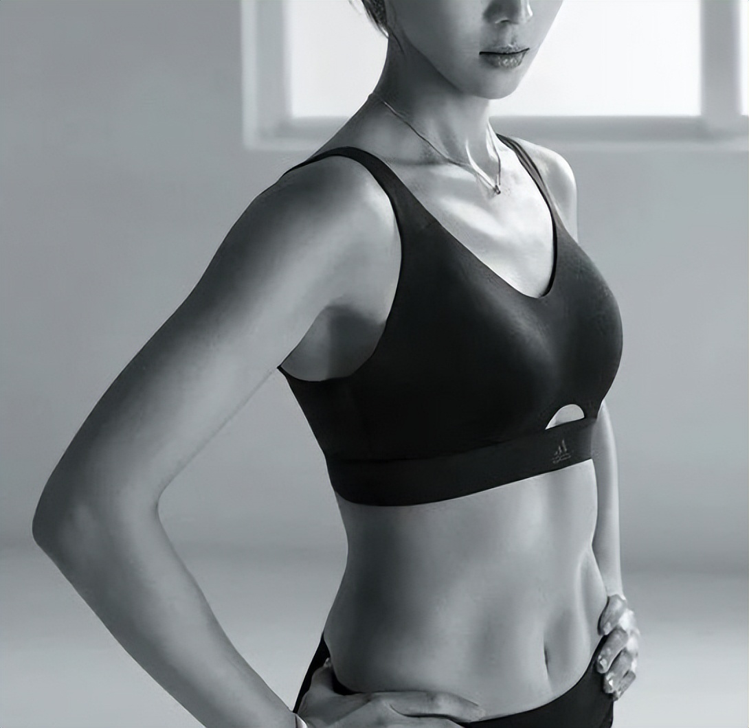 跑步后膝盖疼能用云南白药气雾剂,云南白药气雾剂化瘀效果