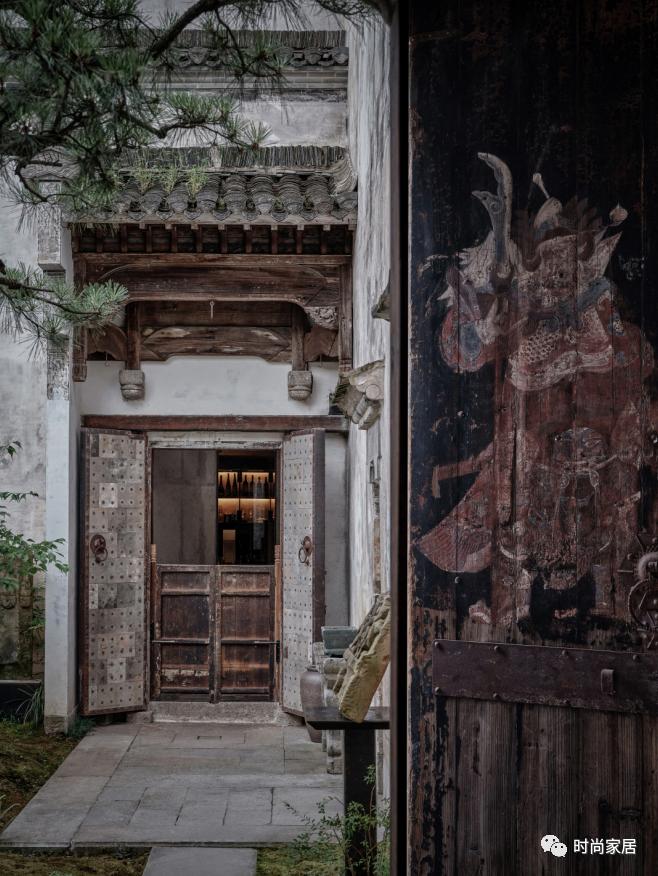 明代老建筑,他买下了一座废弃很久的古宅