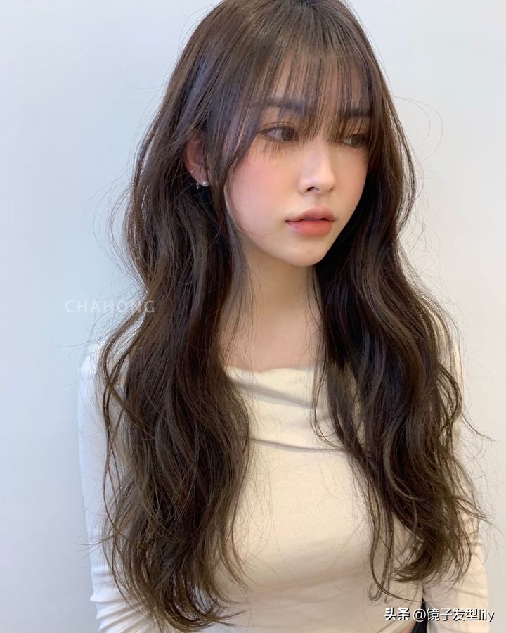 中年发型女2020流行发型妈妈,中年女性发型2021年流行烫头发型