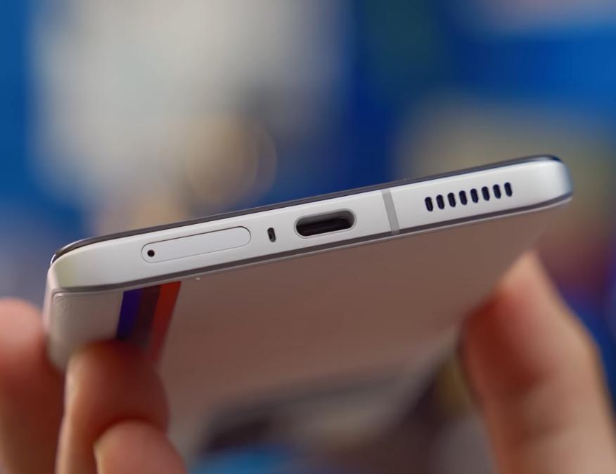 iqoo11首发便宜吗,iqoo11首发版本