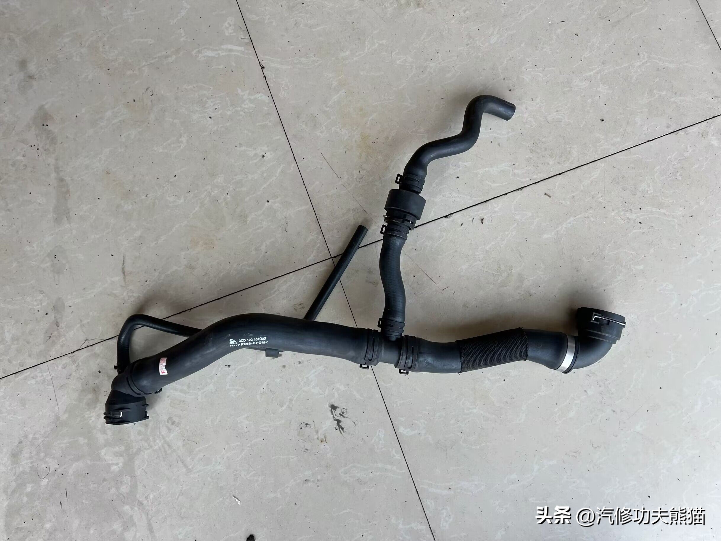 大众迈腾发动机漏油漏水吗,迈腾b72.0t发动机侧面漏油