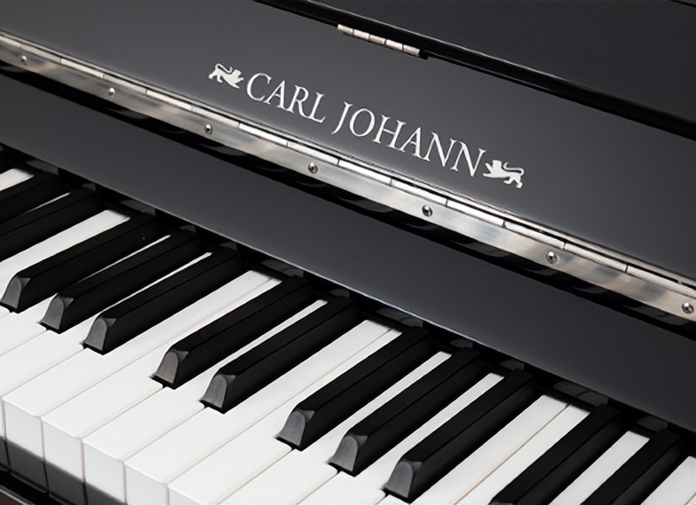 深圳二手钢琴翻新,如何辨别新钢琴和二手钢琴