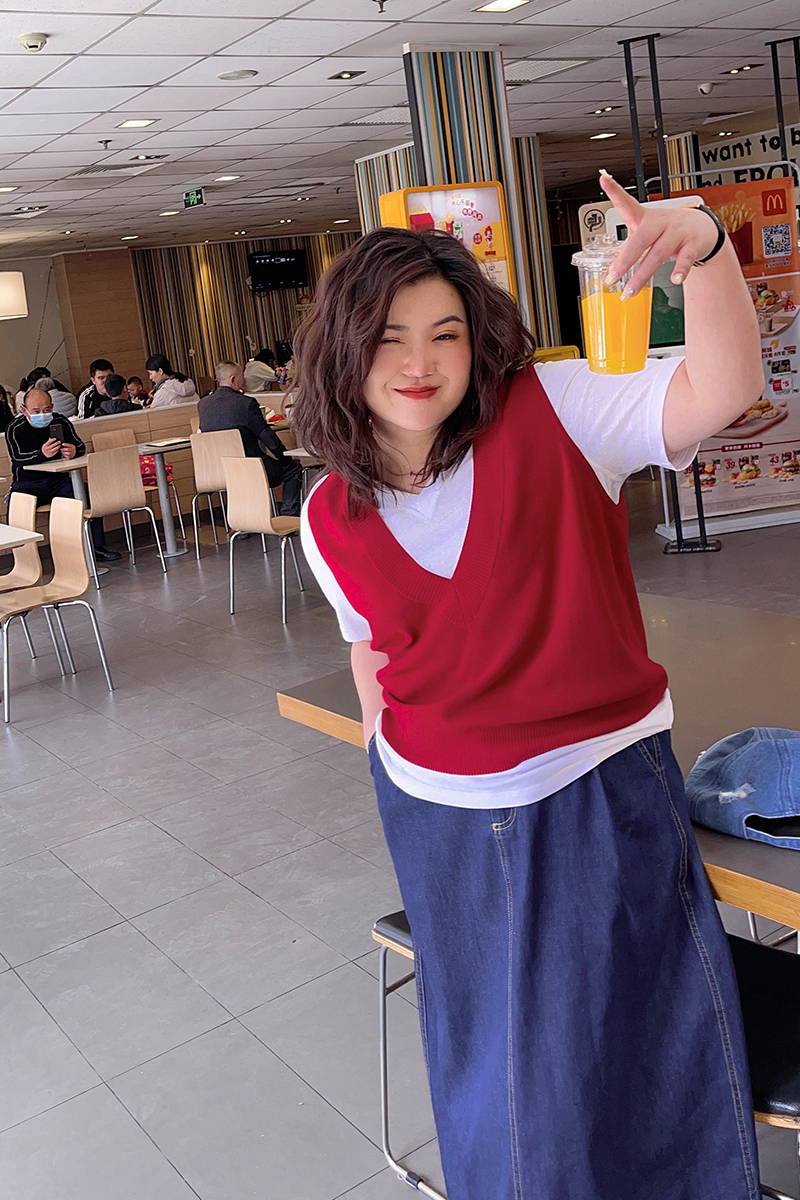 四十多岁人比较微胖穿流行女装,今年最流行的衣服女装30-40岁微胖