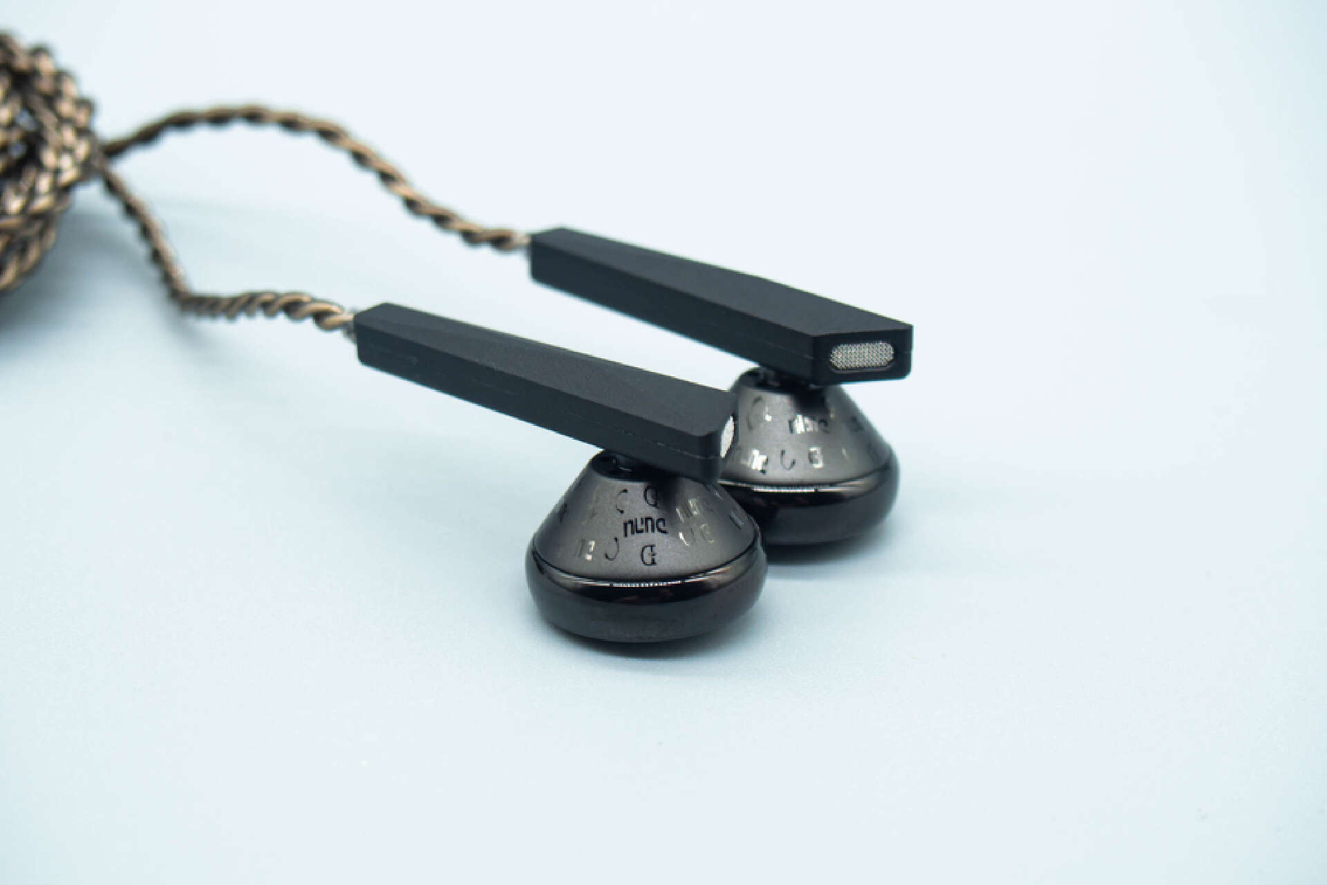 达音科alpha3和凯声,达音科alpha3和泰坦